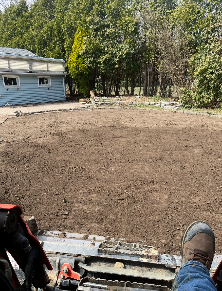 A Homeowner Guide to Yard Leveling and Grading